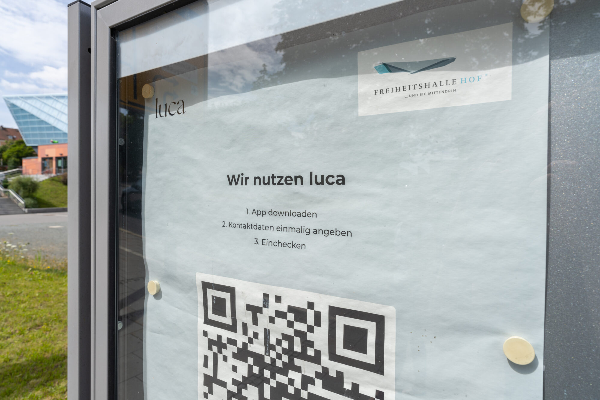 Tracking corona infections: German Luca app in a downfall
