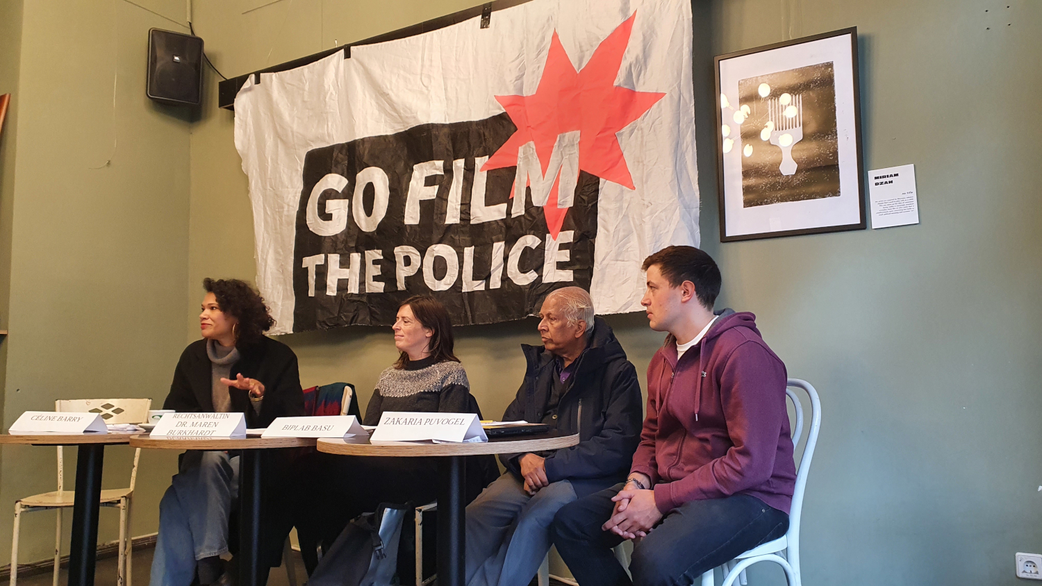 Go film the police: How the police want to define the „de facto public“