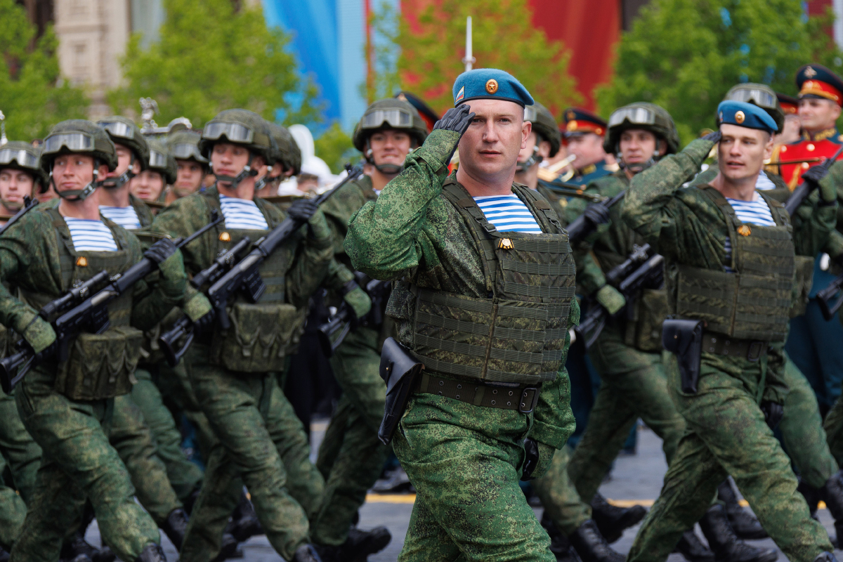 Estonia’s secret service bars 1300 Russian former soldiers from Schengen area, the German Police 3500 Ukrainian nationals