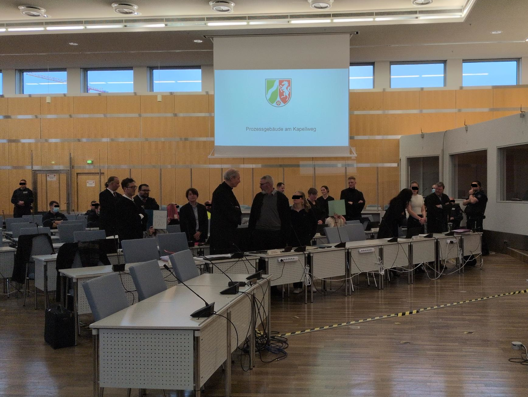 Six German antifascists deny intent to kill Nazis in Budapest and speak out in court – with strong political statements